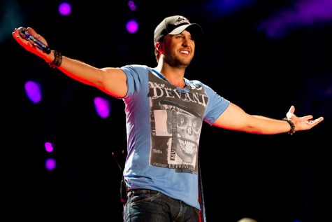 Luke Bryan performing at the 2013 CMA Music Festival in Nashville, TN.