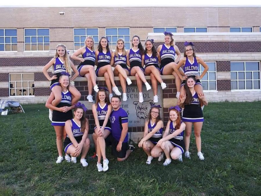 2018-2019+BHS+cheerleaders+working+hard+