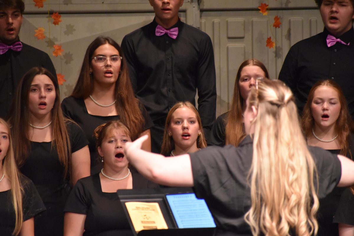 SINGING WITH THE BULLDOGS